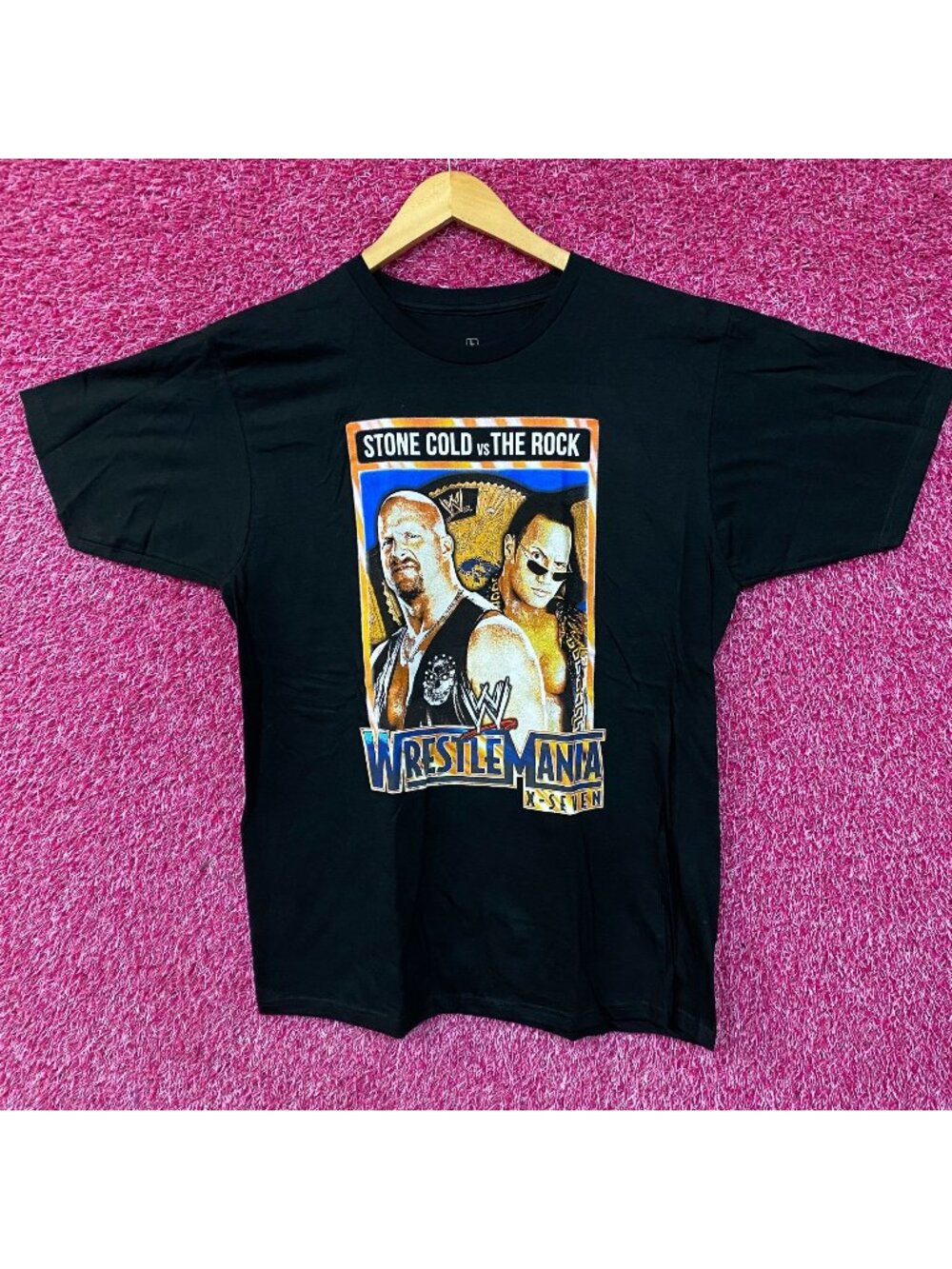 WWE Stone Cold Steven Austen vs Dwayne The Rock Johnson T-Shirt Large